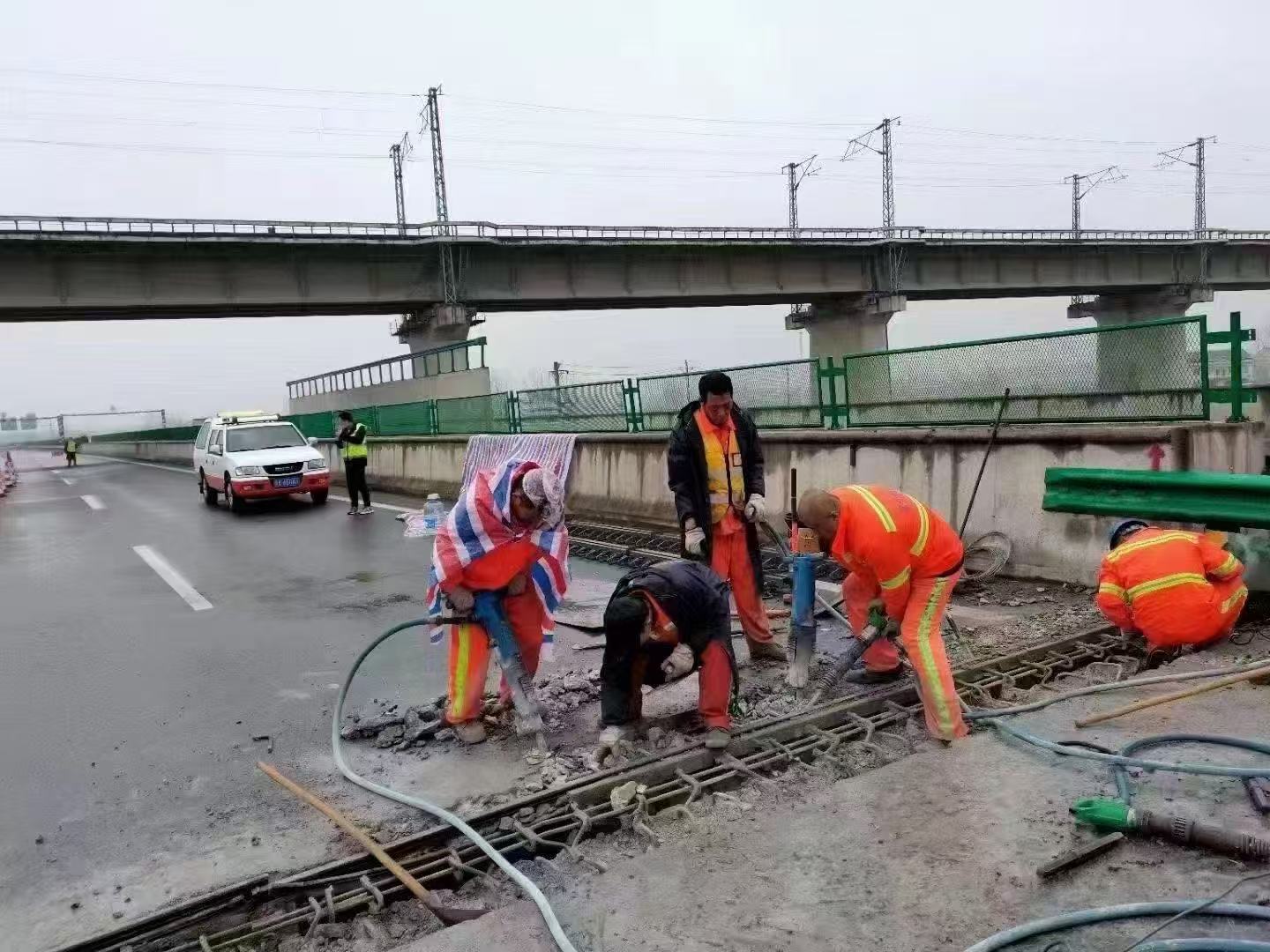 余江桥梁伸缩缝抢修料